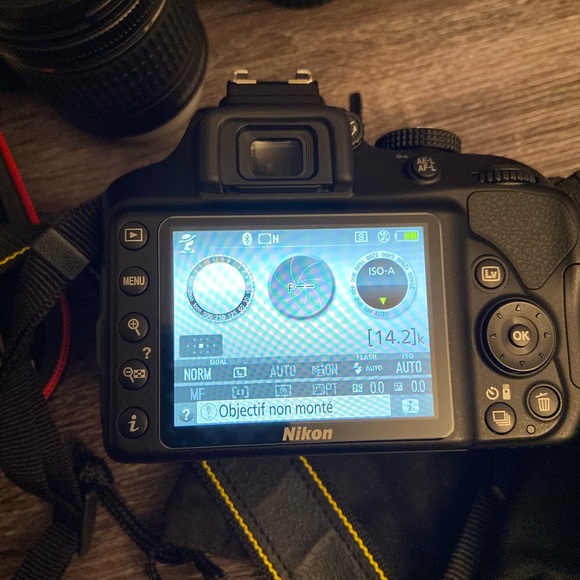 Nikon 3400 DSLR camera - Picture 6 of 15